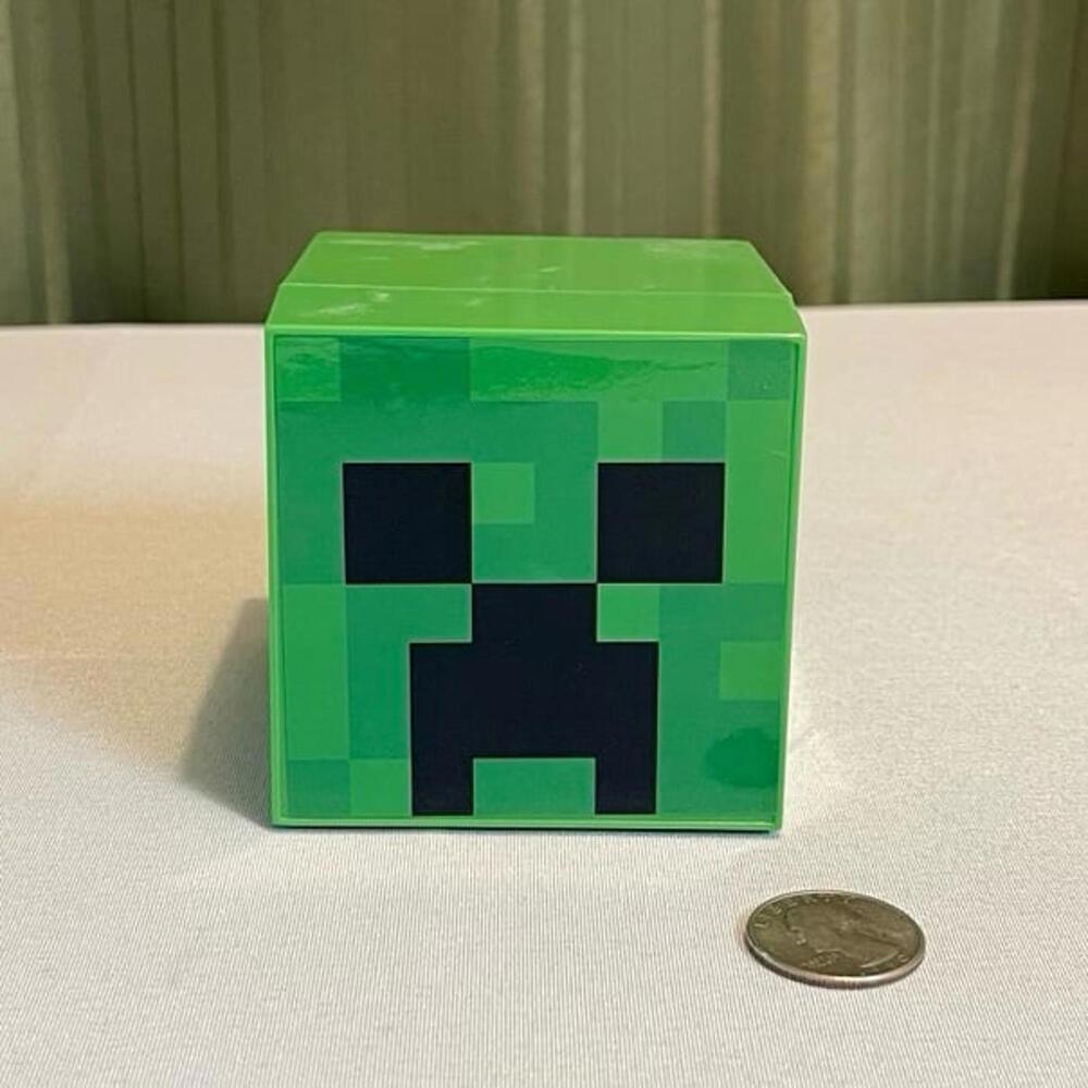 Minecraft Surprise Square Set - Picture 2 of 2